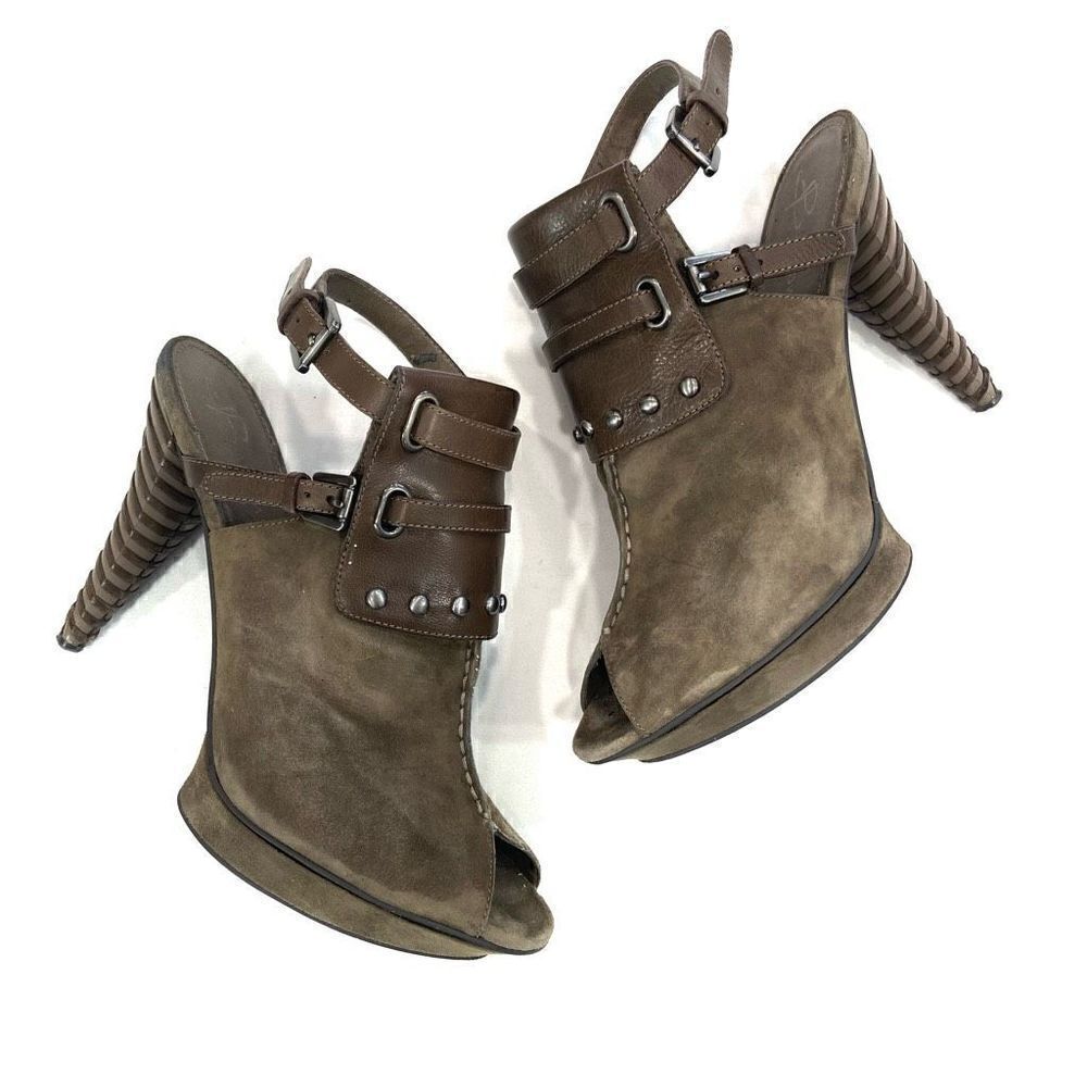 B. MAKOWSKY Heeled Sandals